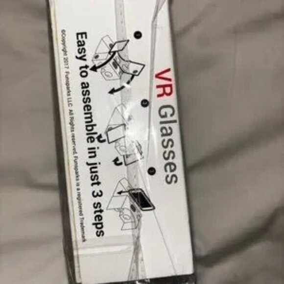 NEW Funsparks digital virtual reality glasses 👓 compatible w/ your smart phone - Picture 2 of 8